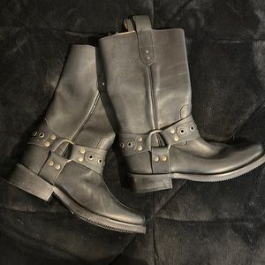 Forastero black boots